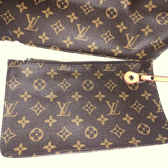 Louis Vuitton Wristlet Pouch - Picture 2 of 9